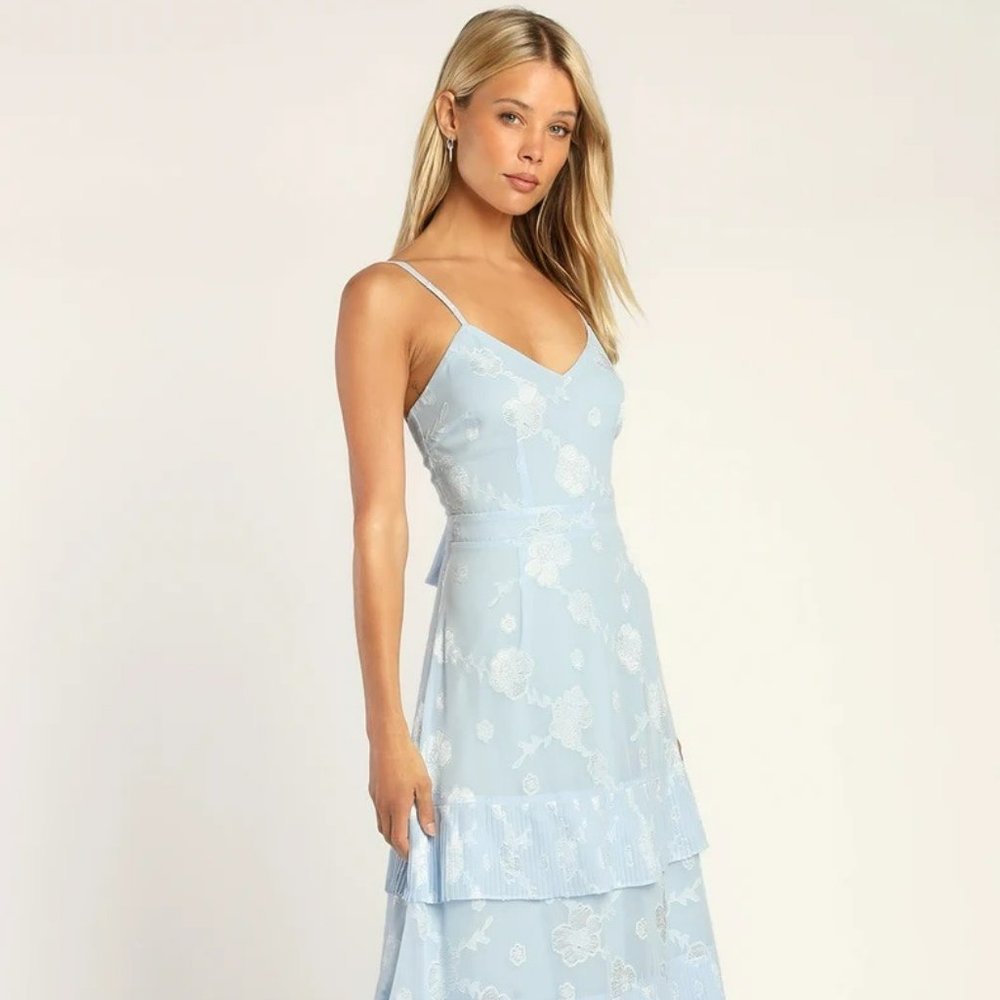 NWT - Lulu's Light Blue Floral Print Jacquard Tiered Maxi Dress